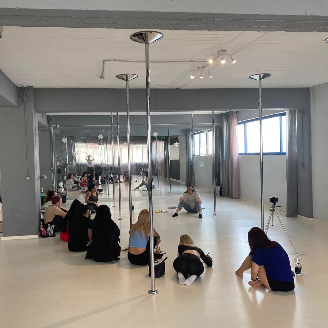 vertical-divas-athens-pole-dancing-proto-seminario-didaktikis-epipedou-2-sportshunter-1