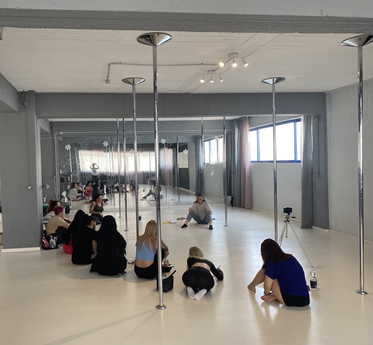 vertical-divas-athens-pole-dancing-proto-seminario-didaktikis-epipedou-2-sportshunter-2