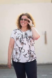 Ντίνα Παπαευθυμίου<br>Γραμματεία<br>Με πάνω από 20 χρόνια εμπειρία στον τομέα της εξυπηρέτησης πελατών.