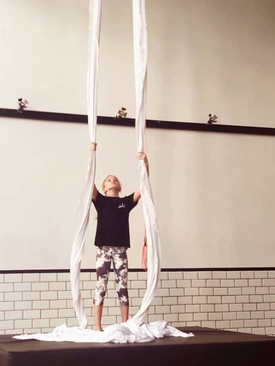 villa-incognito-aerials-aerial-kids-athina-sportshunter-4