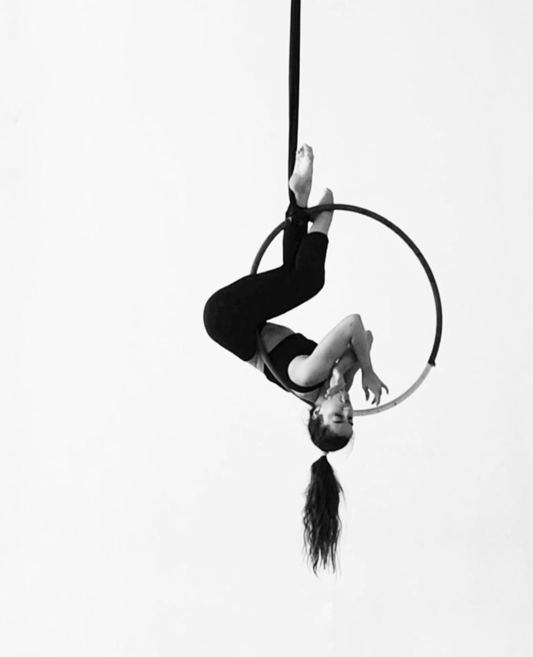 cirqles-aerial-creartivity-chania-aerial-arts-chania-sportshunter-aerial-hoop-3
