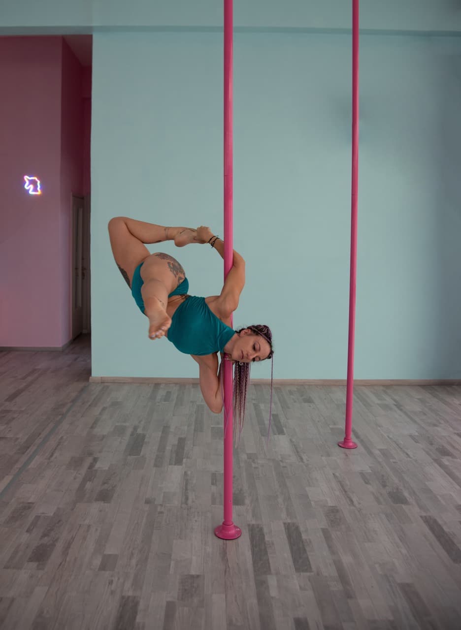 stardust-pole-and-aerial-pole-dancing-athina-sportshunter-2
