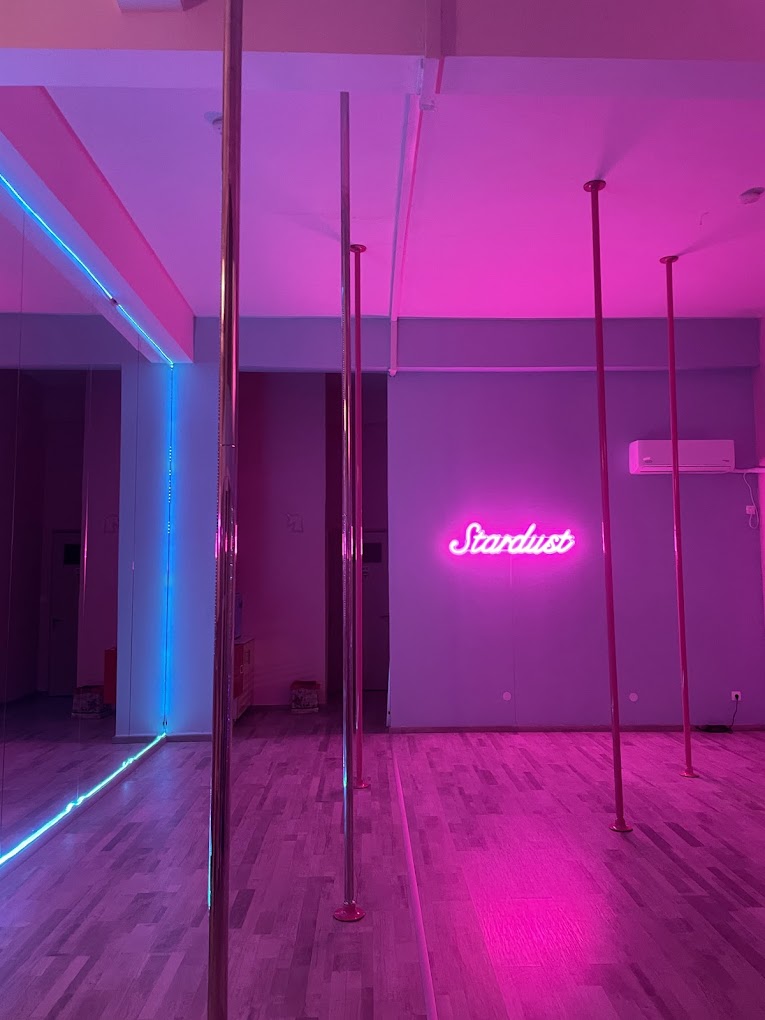 stardust-pole-and-aerial-pole-dancing-athina-sportshunter-xoros