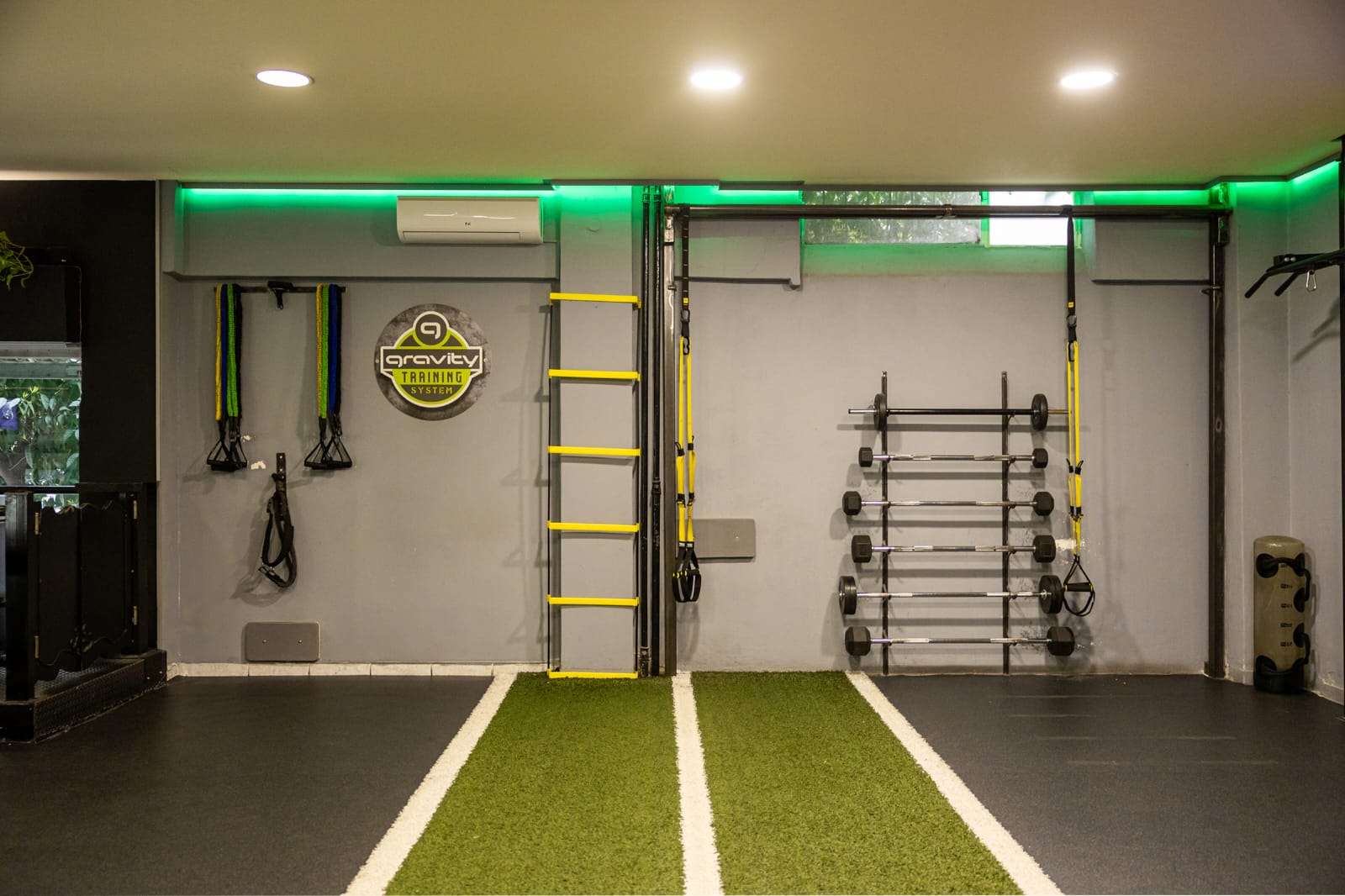 gravity-gym-small-group-training-athina-sportshuntr-3