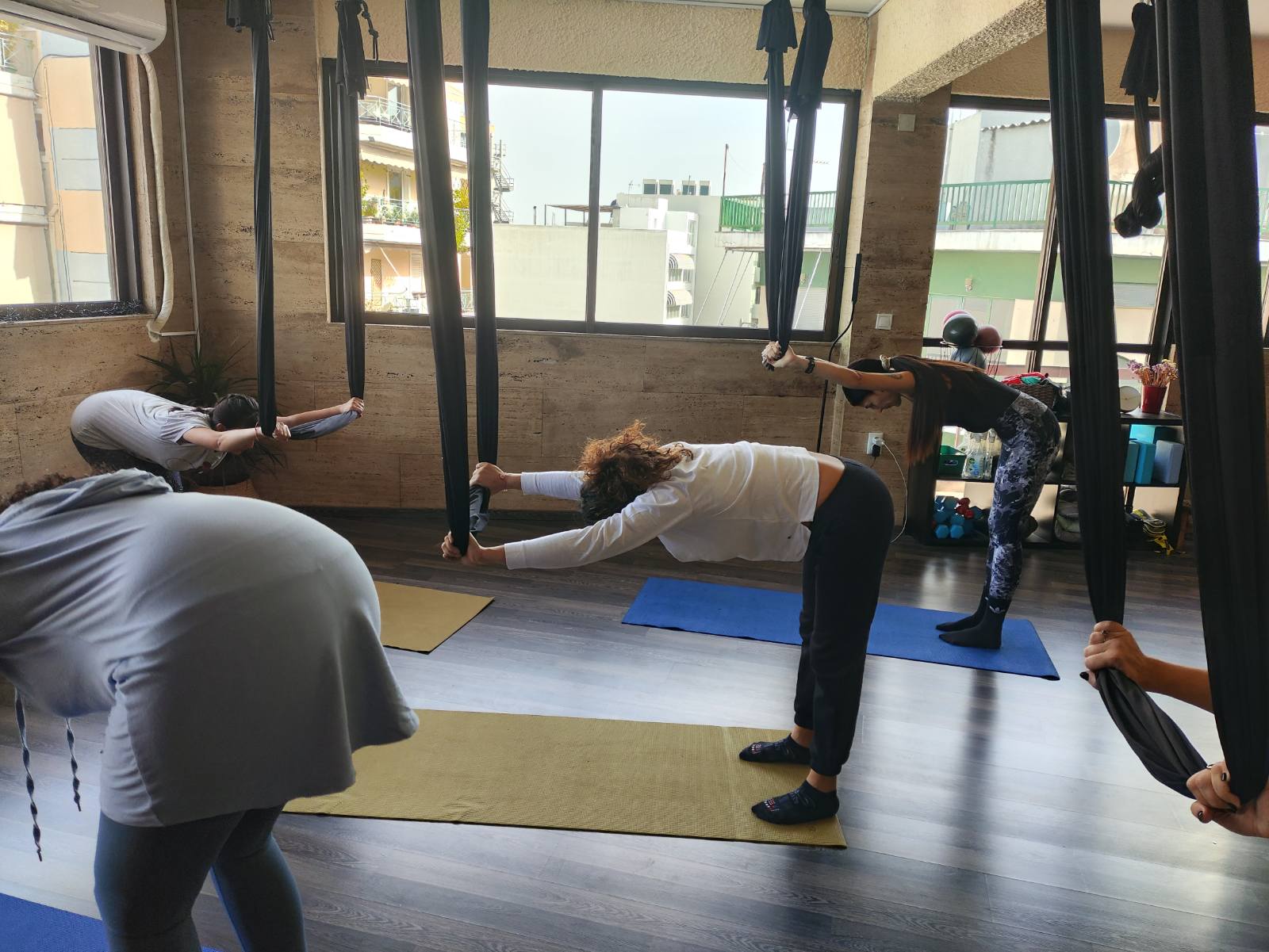 movement-therapy-athina-aerial-pilates-petralona-sportshunter-2