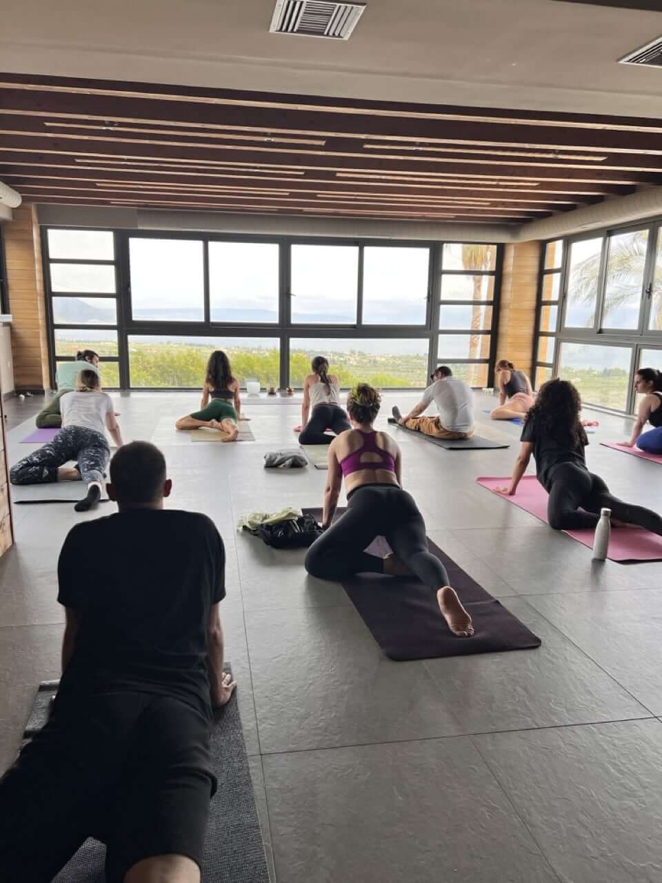 just-breathe-yoga-chalkida-sunrsise-flow-yoga-sportshunter-4