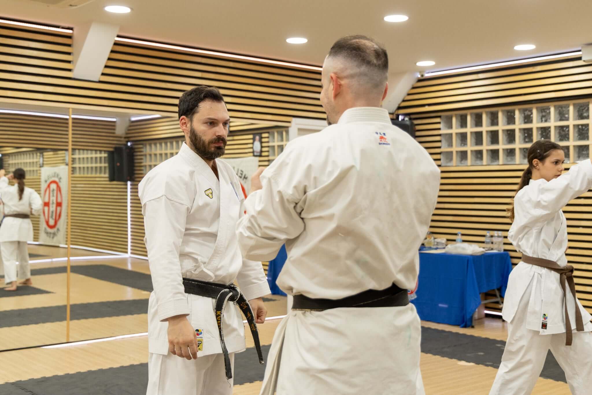 victorious-karate-psachna-seminario-karate-hanshi-iwata-genzo-8-dan-sportshunter-18