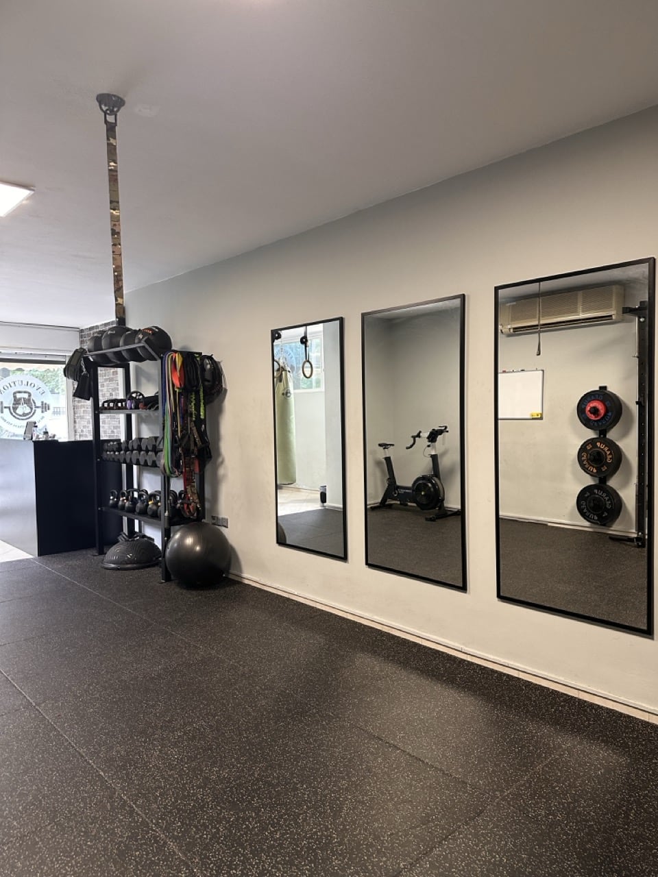 evolution-health-and-fitness-studio-agia-gymnastirio-paraskevi-sportshunter-xoros-1