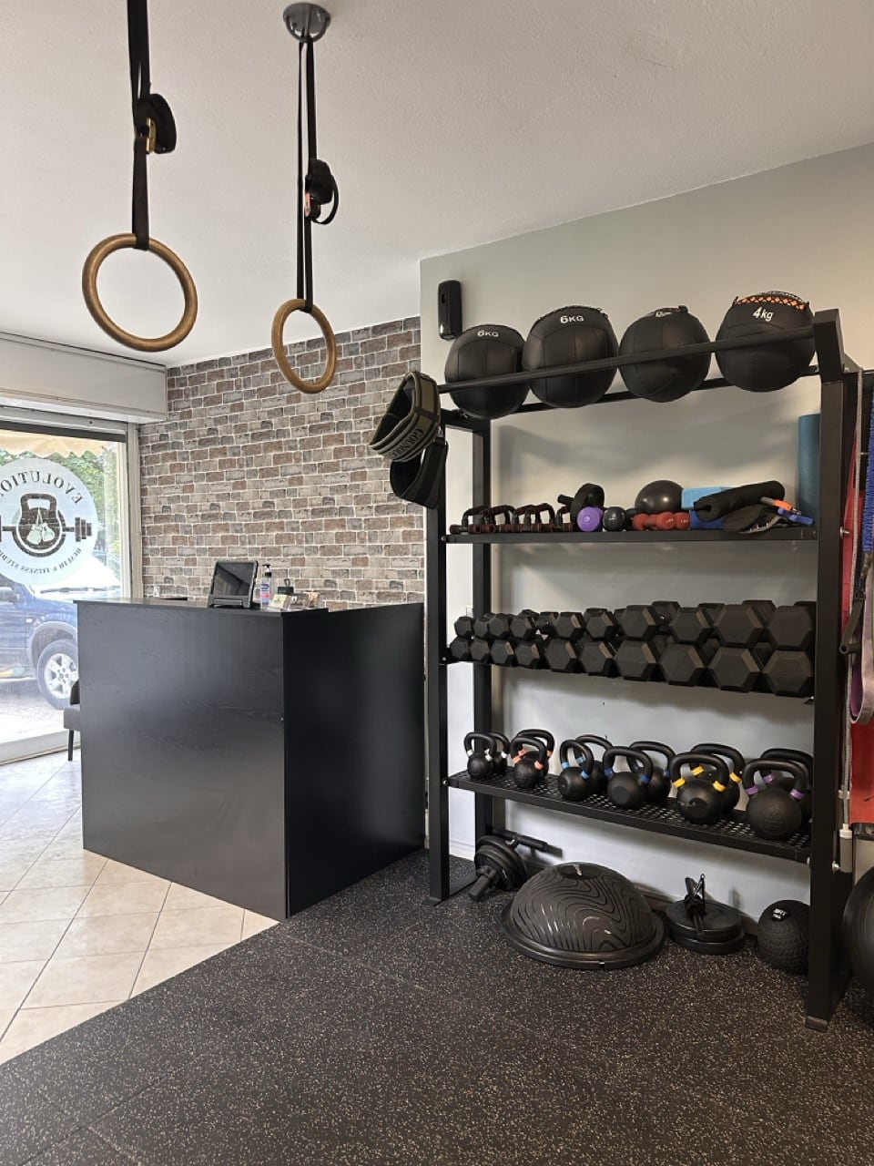 evolution-health-and-fitness-studio-agia-gymnastirio-paraskevi-sportshunter-xoros-3