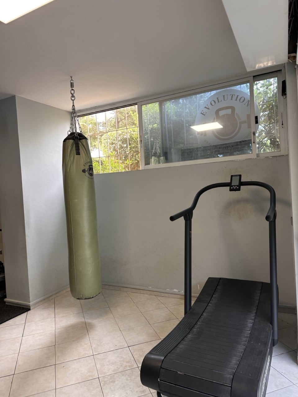 evolution-health-and-fitness-studio-agia-gymnastirio-paraskevi-sportshunter-xoros-4