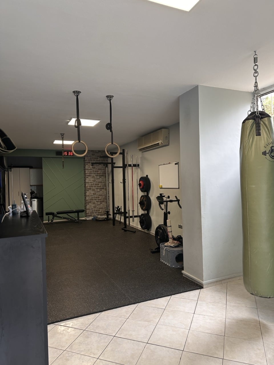 evolution-health-and-fitness-studio-agia-gymnastirio-paraskevi-sportshunter-xoros-5