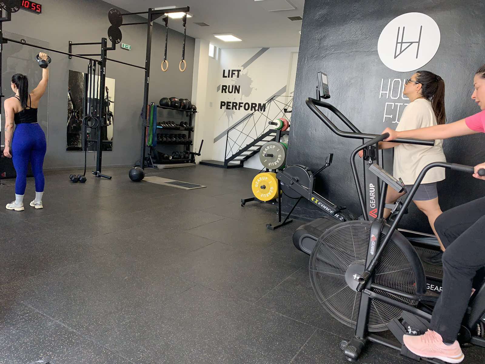 holy-fit-gymnasthrio-palaio-faliro-sportshunter-2