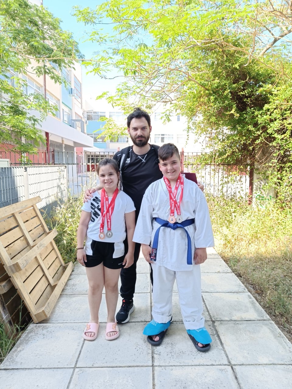 victorious-karate-psachna-sportshunter-diasylogiko-1