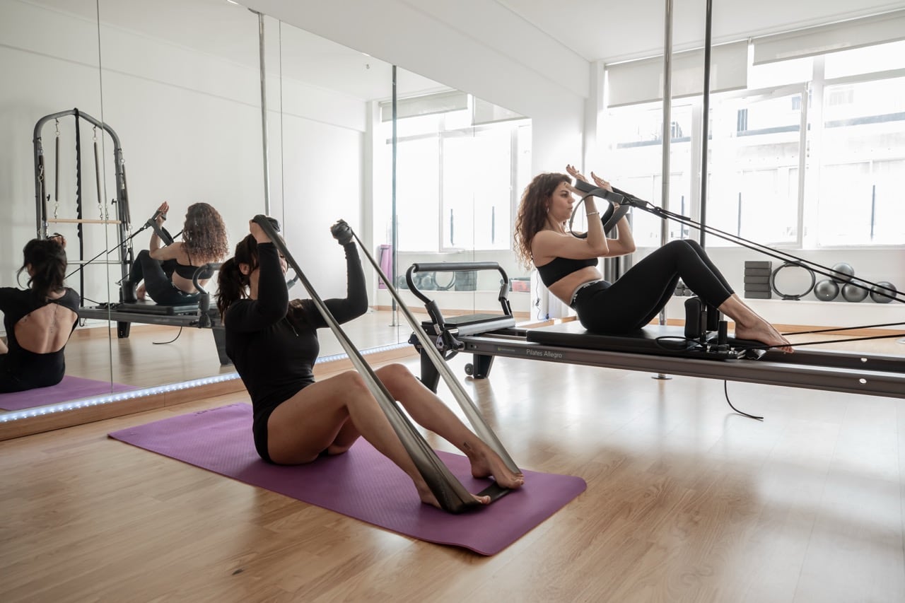 8th-floor-pole-and-pilates-pilates-mat-athina-sportshunter-11