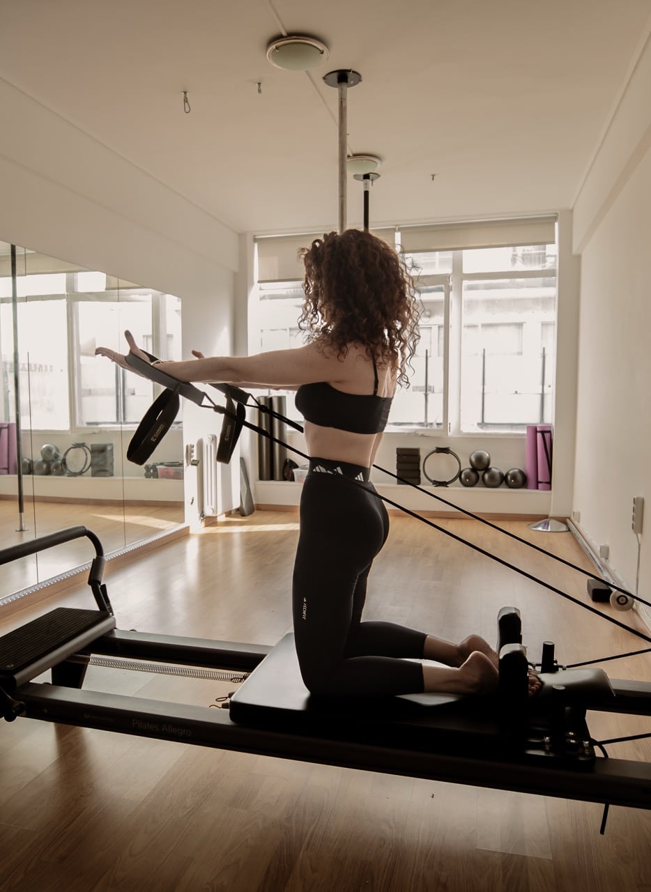 8th-floor-pole-and-pilates-pilates-reformer-athina-sportshunter-22
