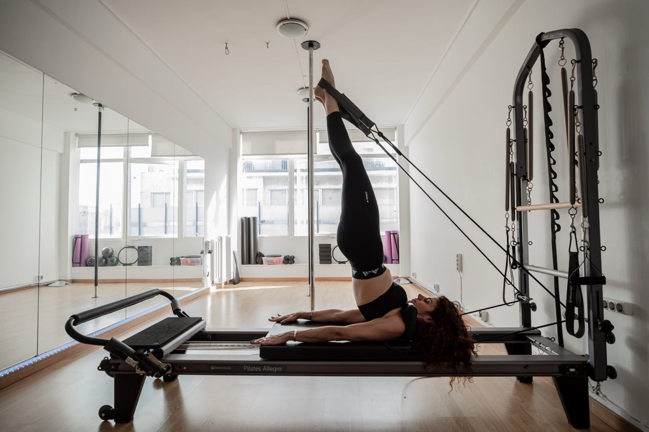 8th-floor-pole-and-pilates-pilates-reformer-athina-sportshunter-31