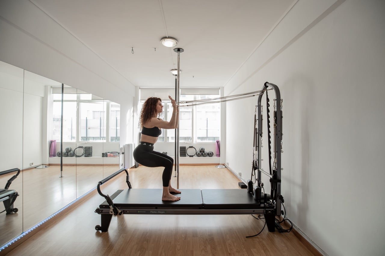 8th-floor-pole-and-pilates-pilates-reformer-athina-sportshunter-32