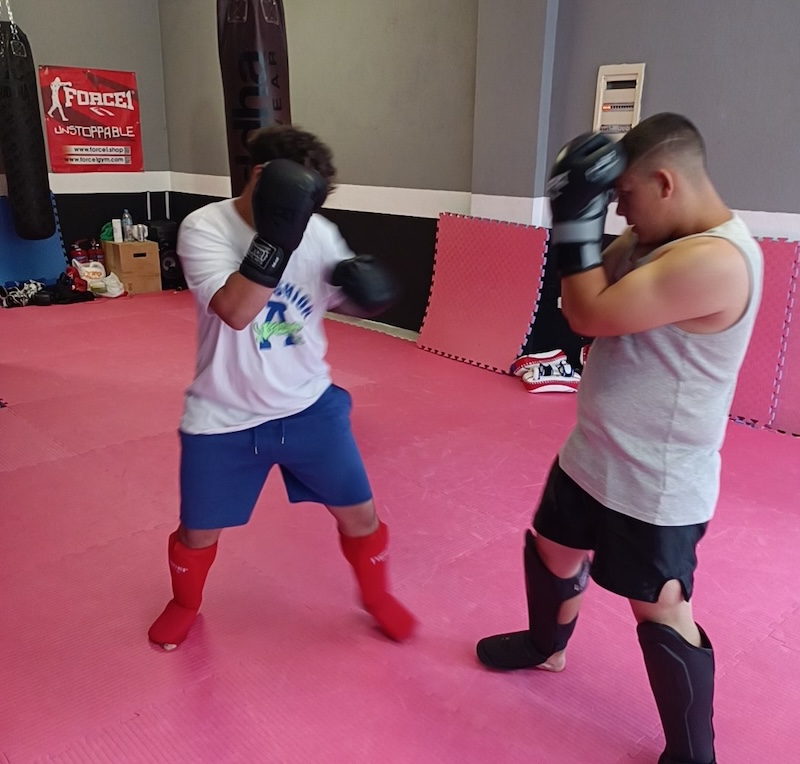 Μονομάχοι - Tsakalos Team